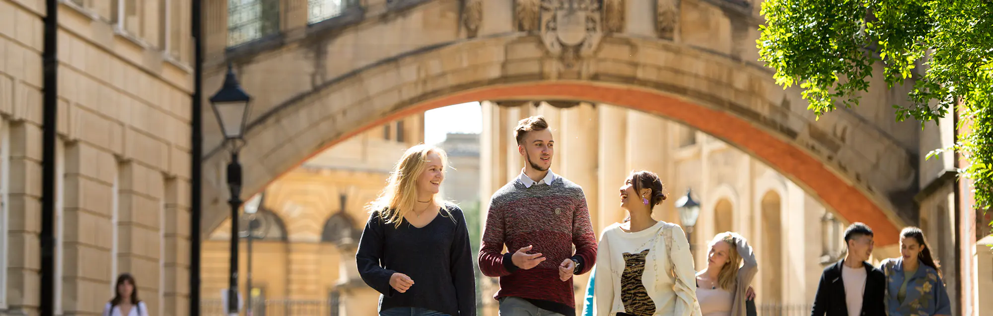 Schüler- und Jugendprogramme 2024/2025  Oxford International Oxford